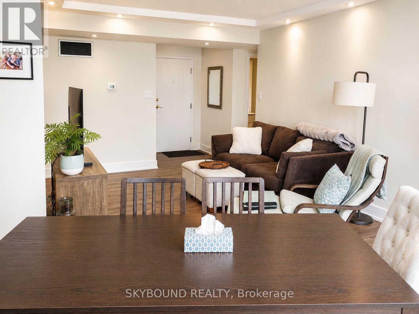 301 - 1360 Rathburn Road, Mississauga, Ontario  L4W 4H4 - Photo 8 - W13172900