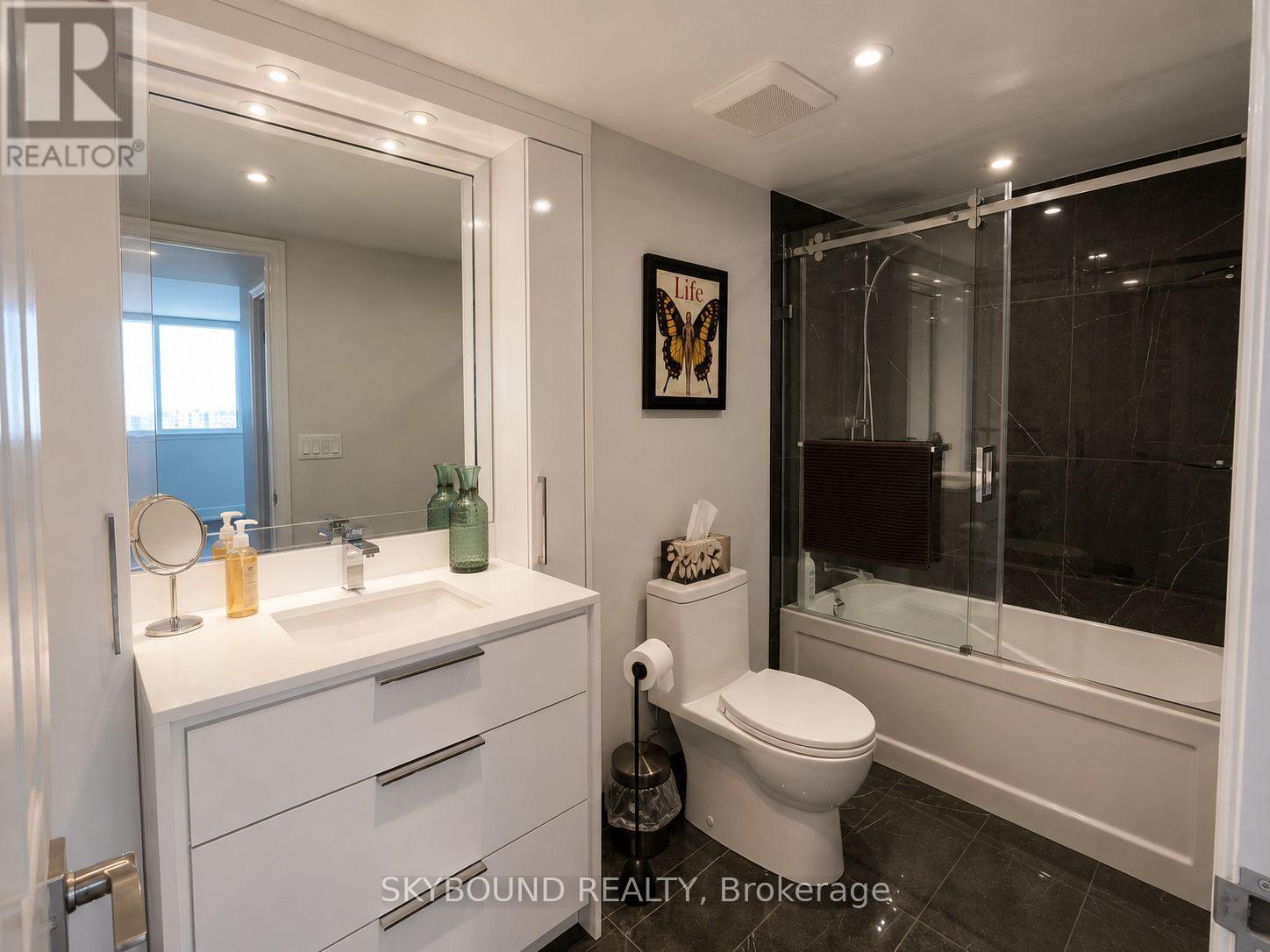 301 - 1360 Rathburn Road, Mississauga, Ontario  L4W 4H4 - Photo 24 - W13172900