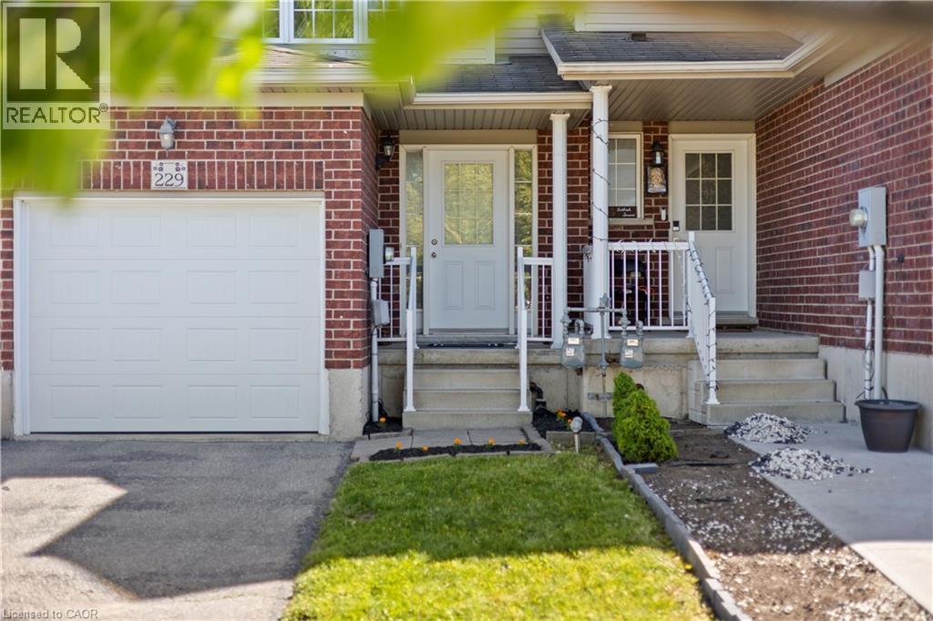 229 Parkvale Drive, Kitchener, Ontario  N2R 1Y8 - Photo 2 - 40834816