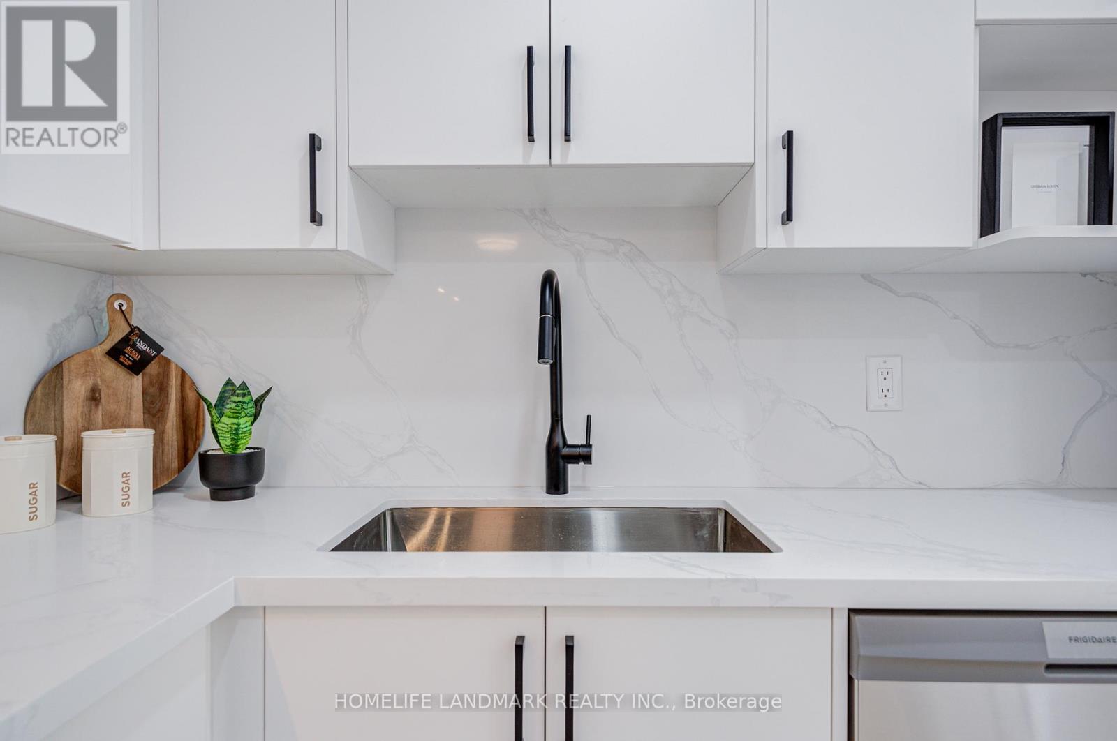 14 Low Meadoway, Toronto, Ontario  M2H 2V7 - Photo 23 - C13231958