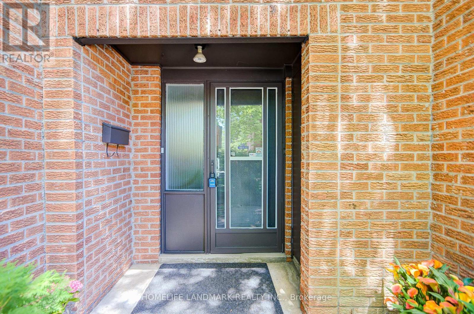 14 Low Meadoway, Toronto, Ontario  M2H 2V7 - Photo 3 - C13231958