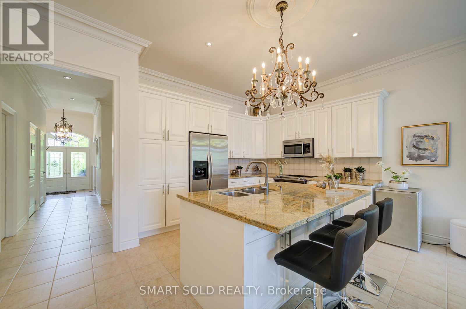 6 Sachet Drive, Richmond Hill, Ontario  L4E 4S1 - Photo 8 - N13231920