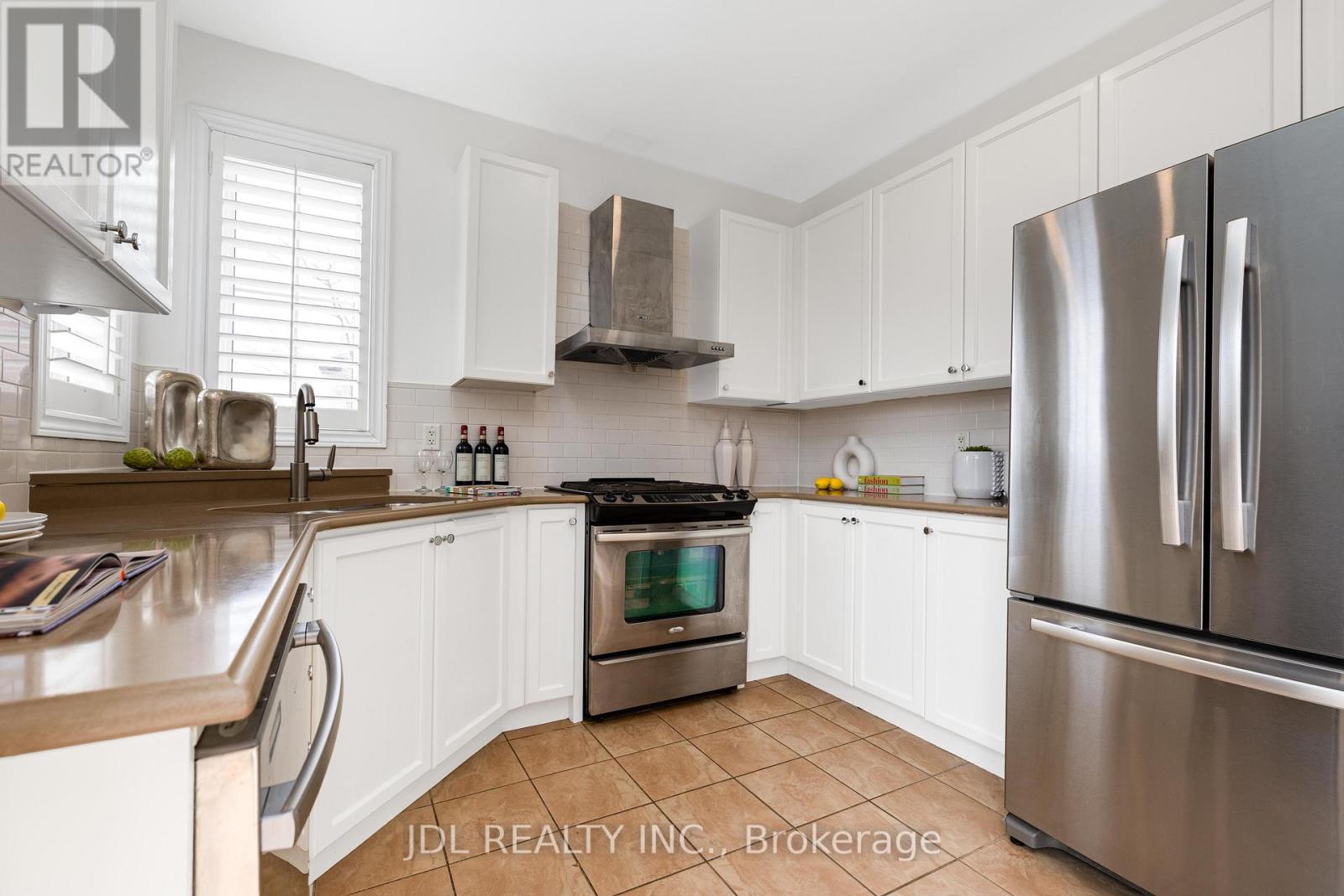 3 Mansard Drive, Richmond Hill, Ontario  L4E 0L8 - Photo 15 - N13231936