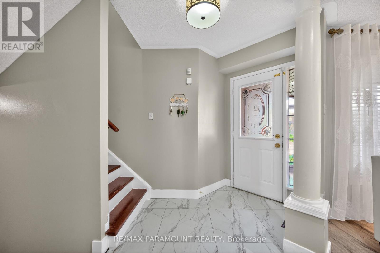 3 Squirreltail Way, Brampton, Ontario  L6R 1X4 - Photo 3 - W13231924