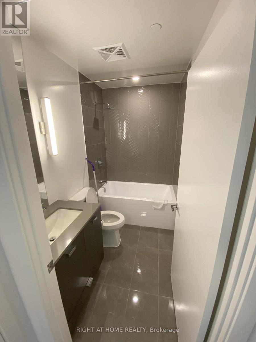 512 - 10 De Boers Drive, Toronto, Ontario  M3J 0L6 - Photo 10 - W13231976