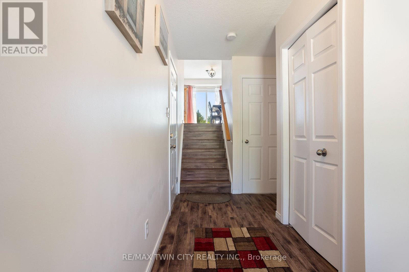229 Parkvale Drive, Kitchener, Ontario  N2R 1Y8 - Photo 6 - X13231922