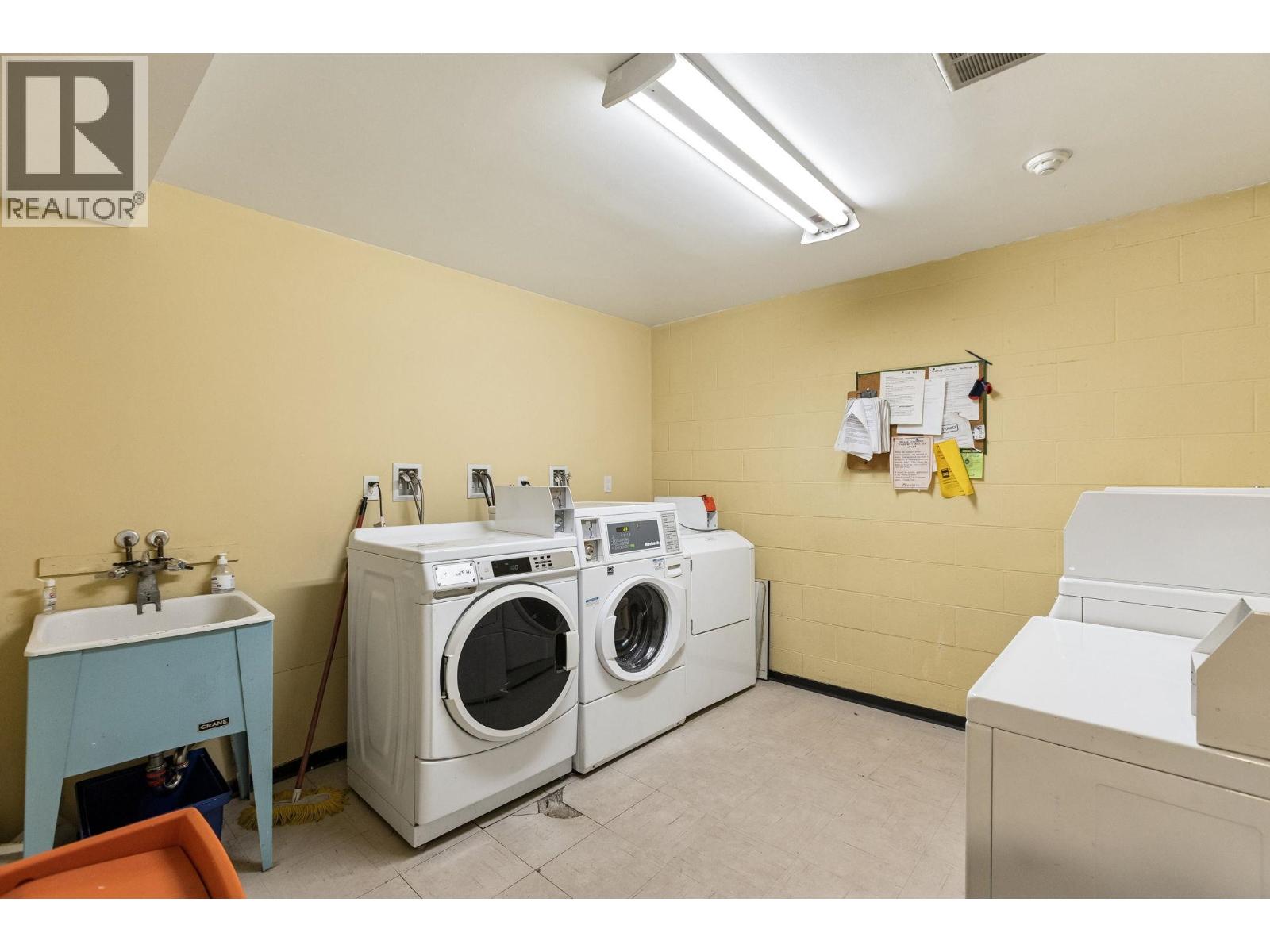 209 310 E 3rd Street, North Vancouver, British Columbia  V7L 1E9 - Photo 39 - R3131156
