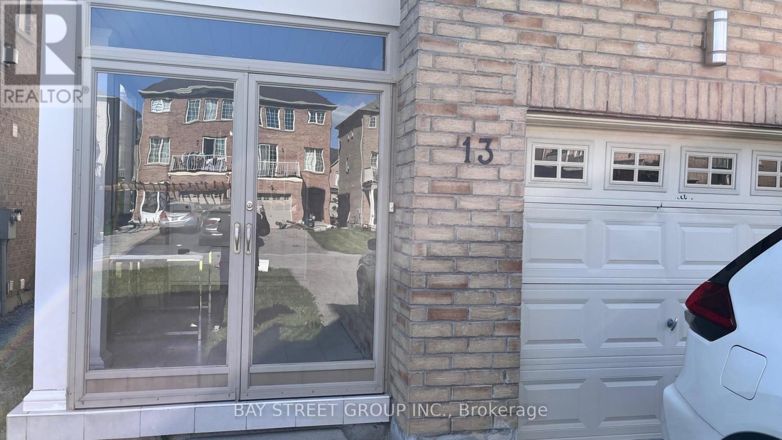 13 Highbury Court, Markham, Ontario  L6B 1J7 - Photo 2 - N13232032