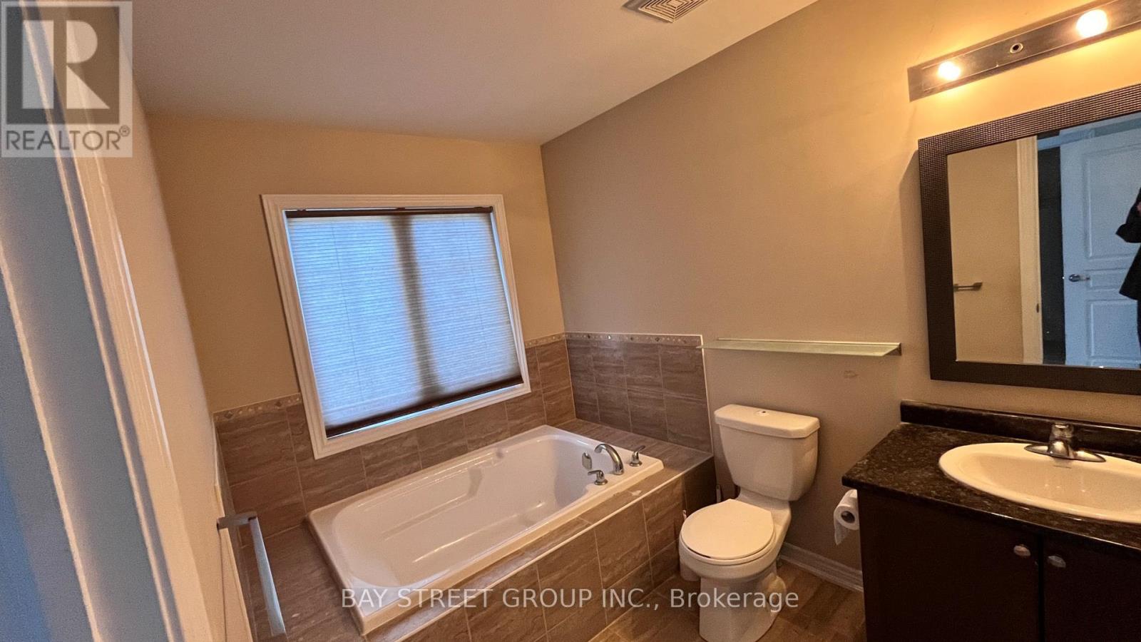 13 Highbury Court, Markham, Ontario  L6B 1J7 - Photo 6 - N13232032