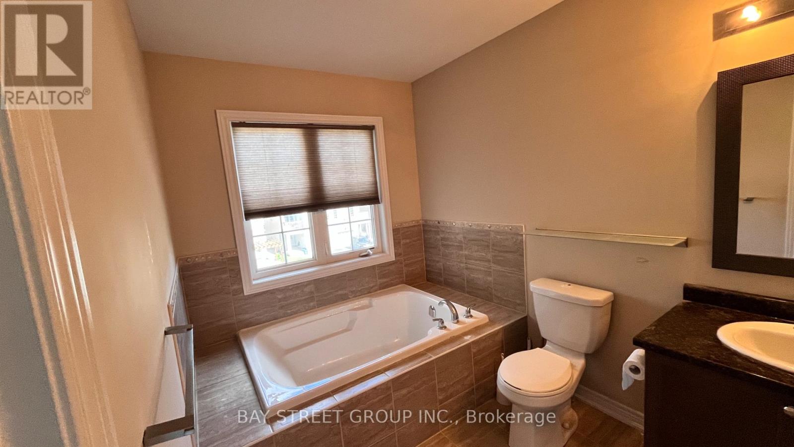 13 Highbury Court, Markham, Ontario  L6B 1J7 - Photo 7 - N13232032