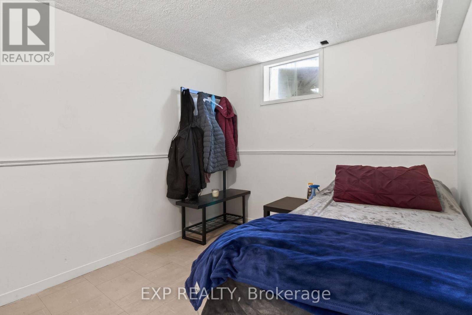 33 Carlton Road, Barrie, Ontario  L4M 5K8 - Photo 18 - S13232038