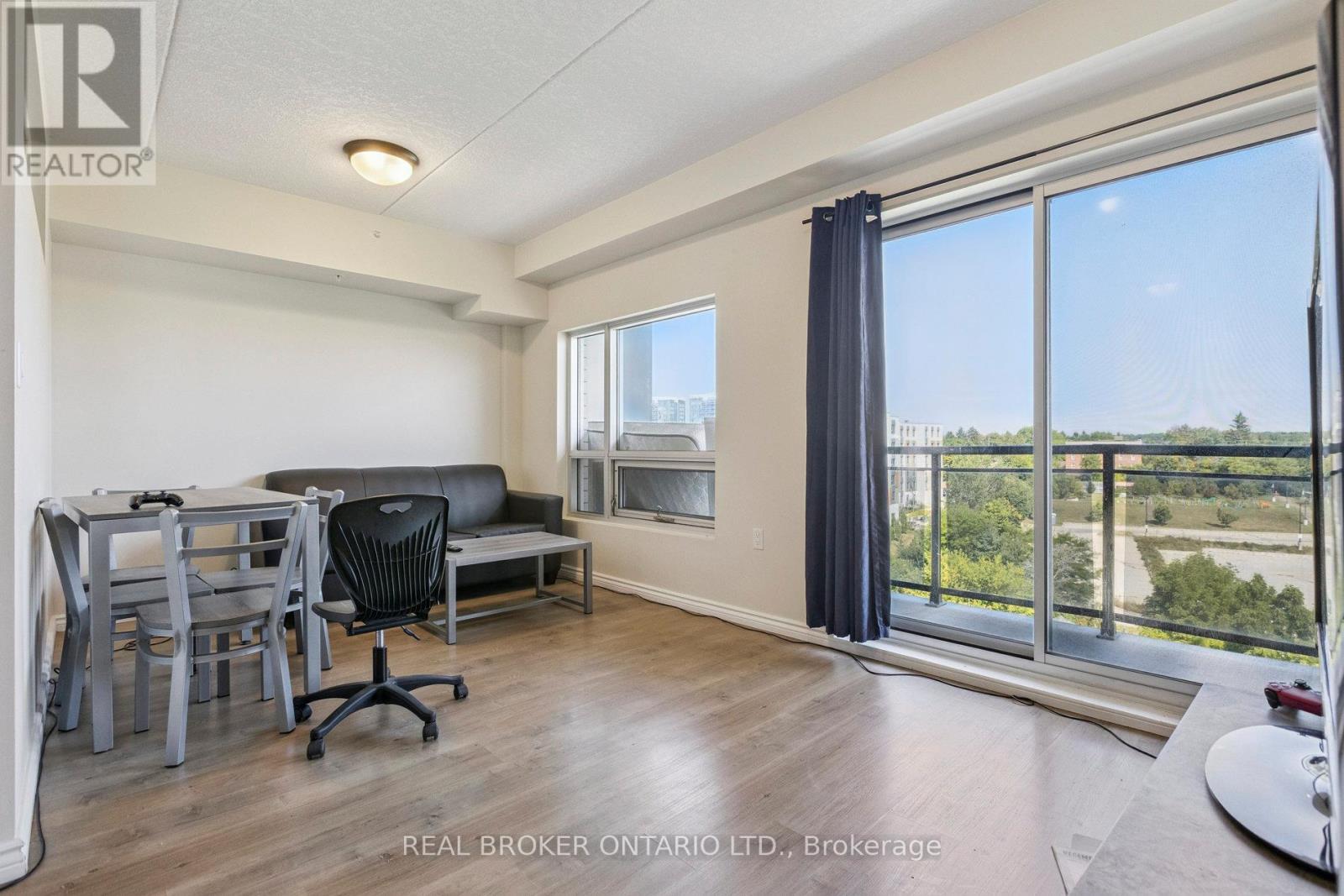 G607 - 275 Larch Street, Waterloo, Ontario  N2L 3R2 - Photo 2 - X13232016
