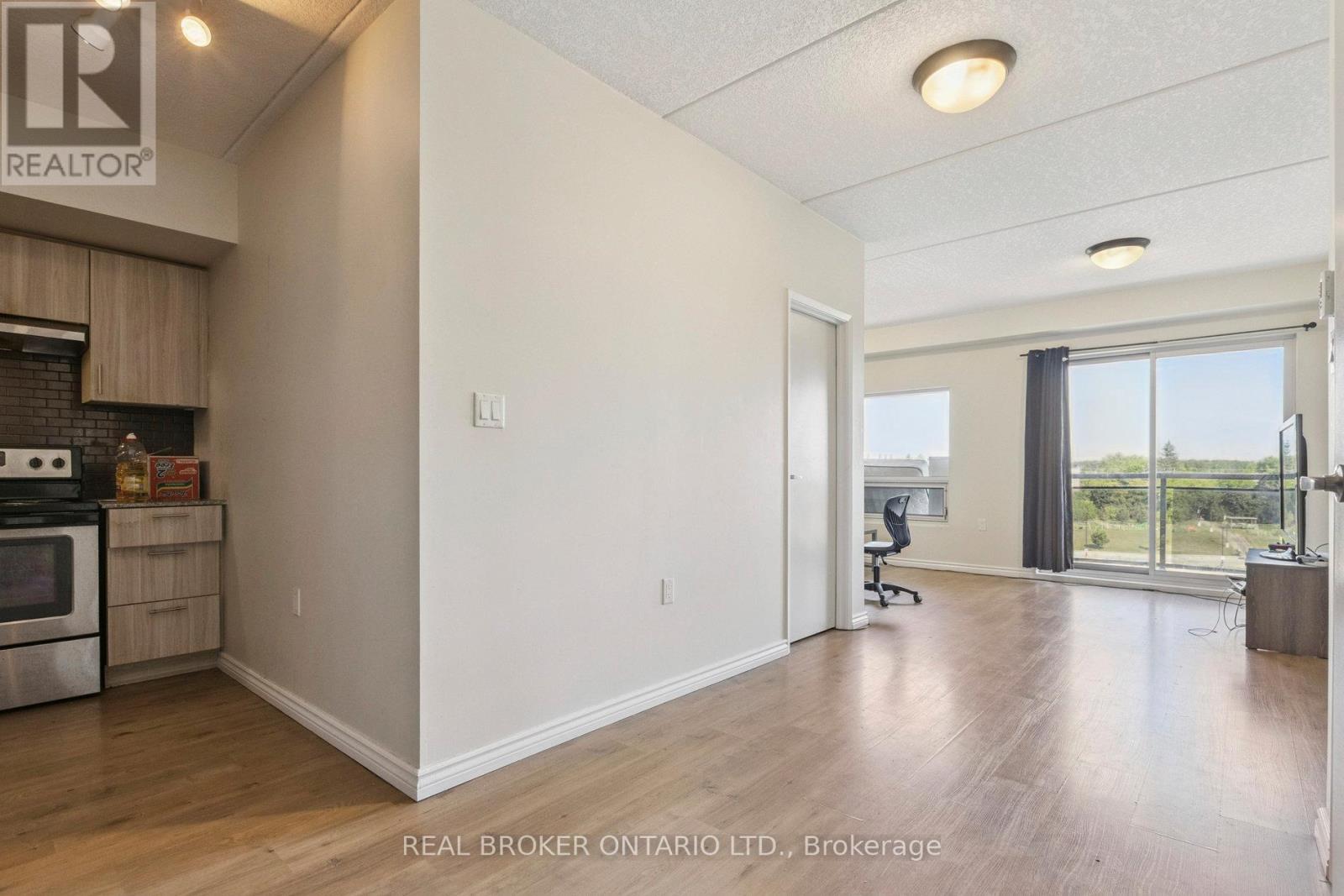 G607 - 275 Larch Street, Waterloo, Ontario  N2L 3R2 - Photo 8 - X13232016