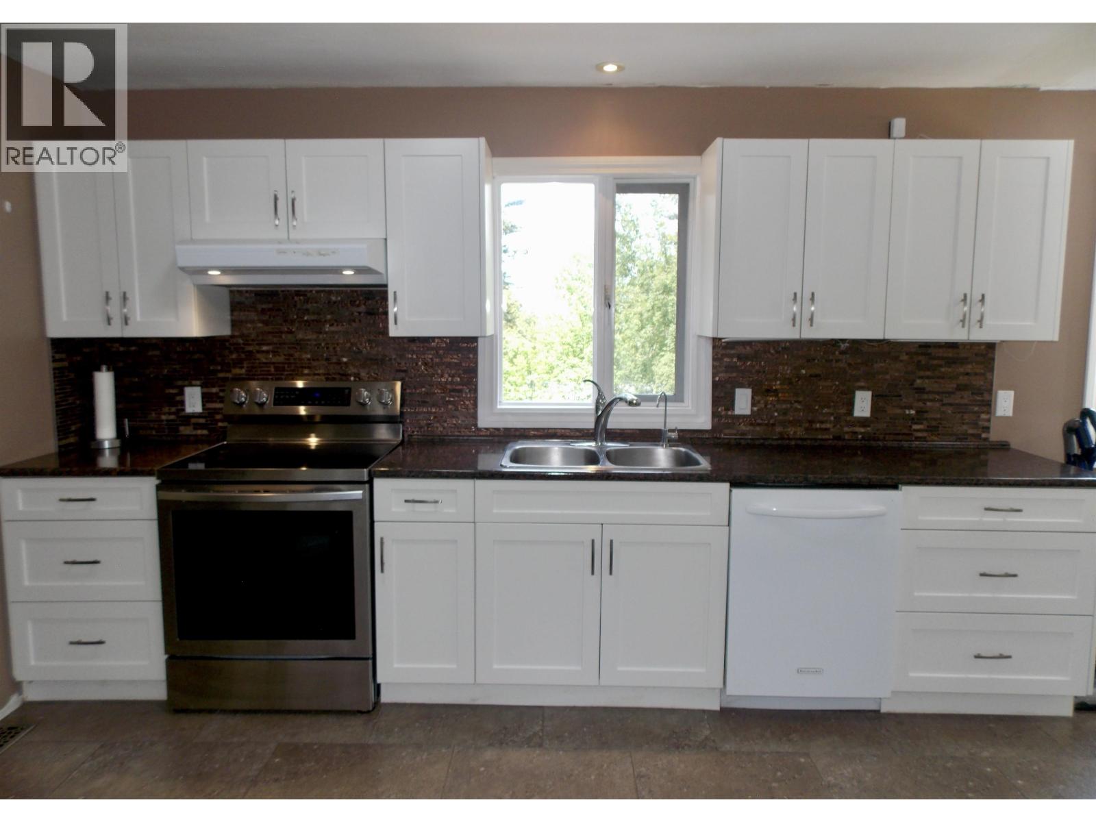 1636 Carolyn Road, Williams Lake, British Columbia  V2G 4M1 - Photo 6 - R3130154