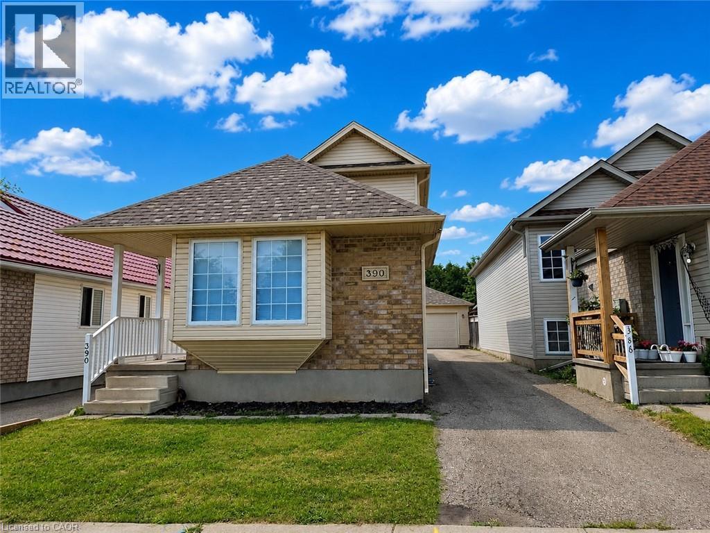 390 Wake Robin Crescent, Kitchener, Ontario  N2E 3L6 - Photo 2 - 40835083