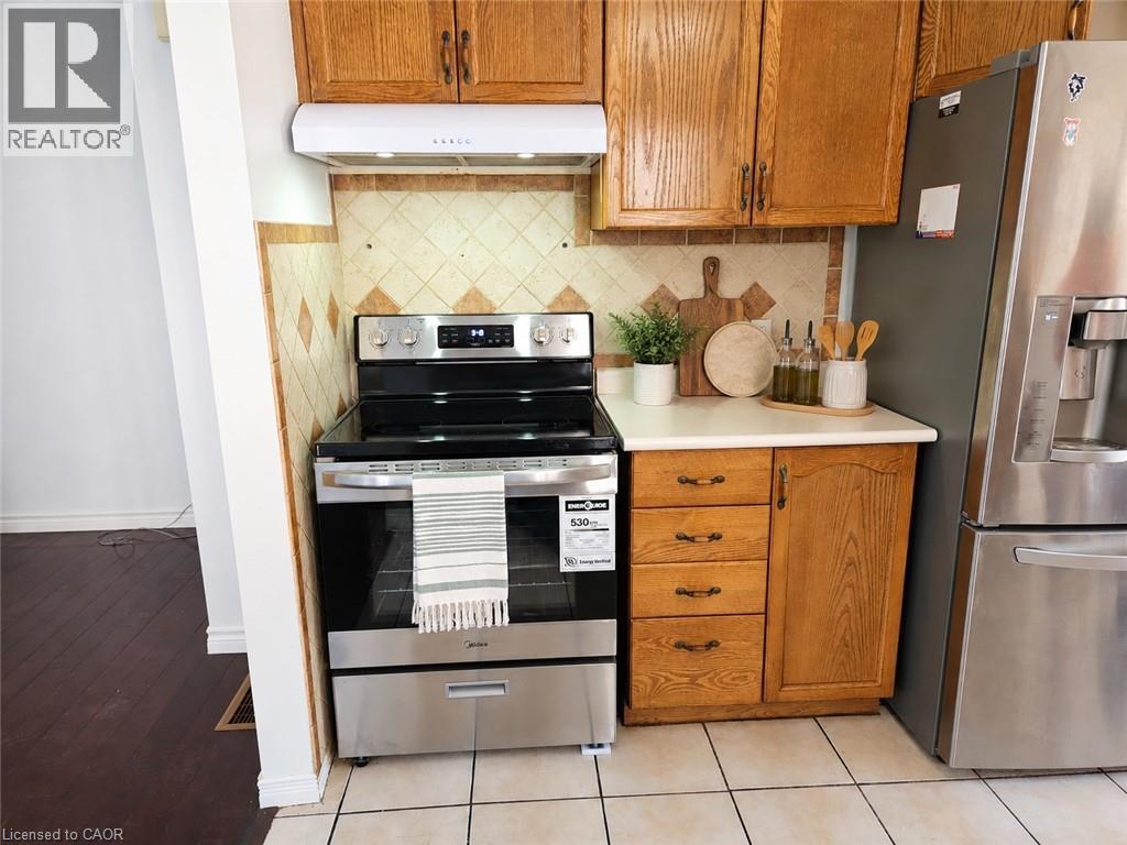 390 Wake Robin Crescent, Kitchener, Ontario  N2E 3L6 - Photo 9 - 40835083