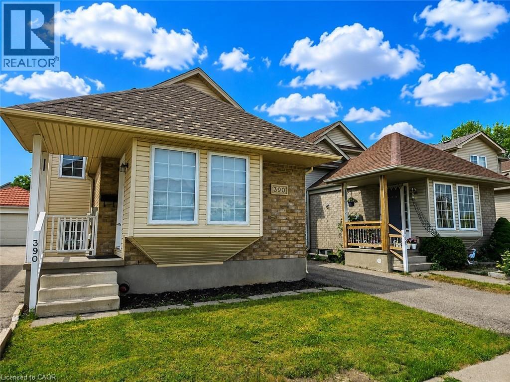 390 Wake Robin Crescent, Kitchener, Ontario  N2E 3L6 - Photo 3 - 40835083