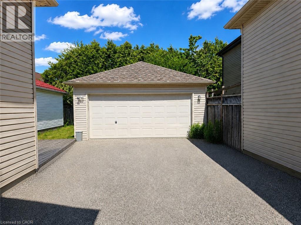 390 Wake Robin Crescent, Kitchener, Ontario  N2E 3L6 - Photo 38 - 40835083