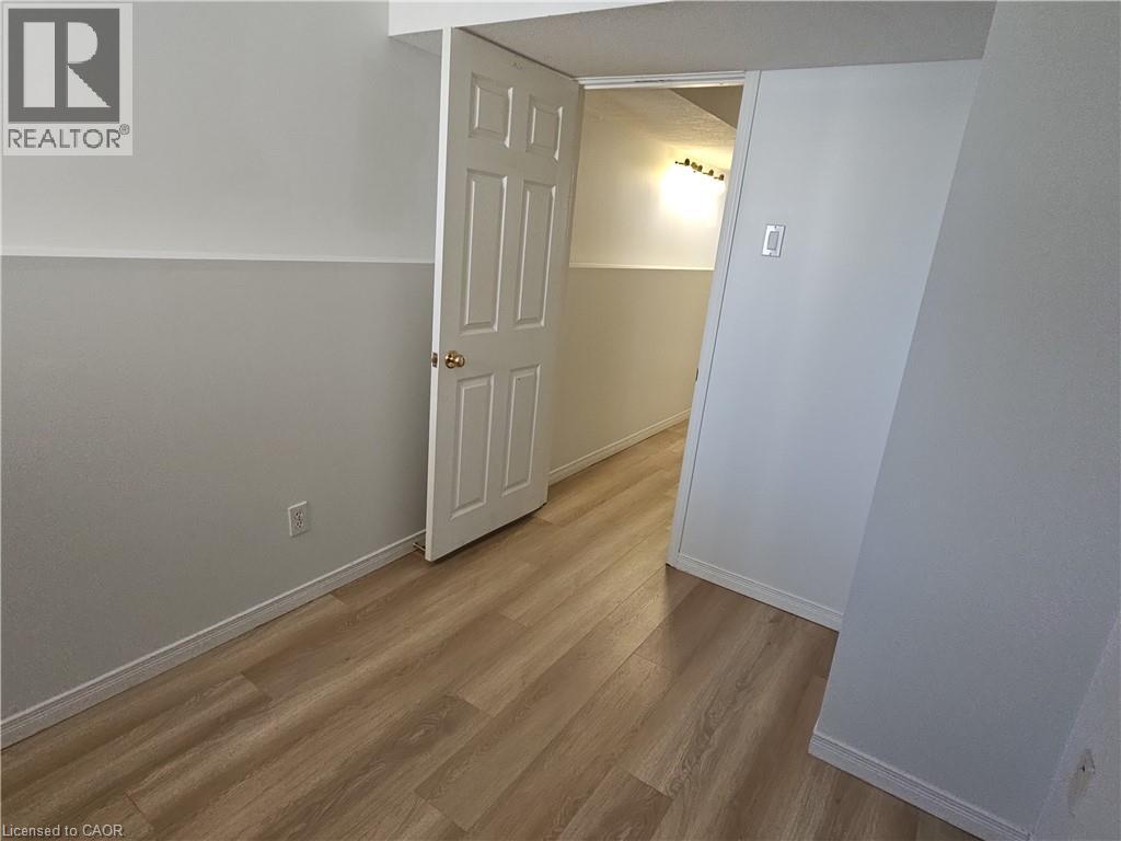 390 Wake Robin Crescent, Kitchener, Ontario  N2E 3L6 - Photo 27 - 40835083