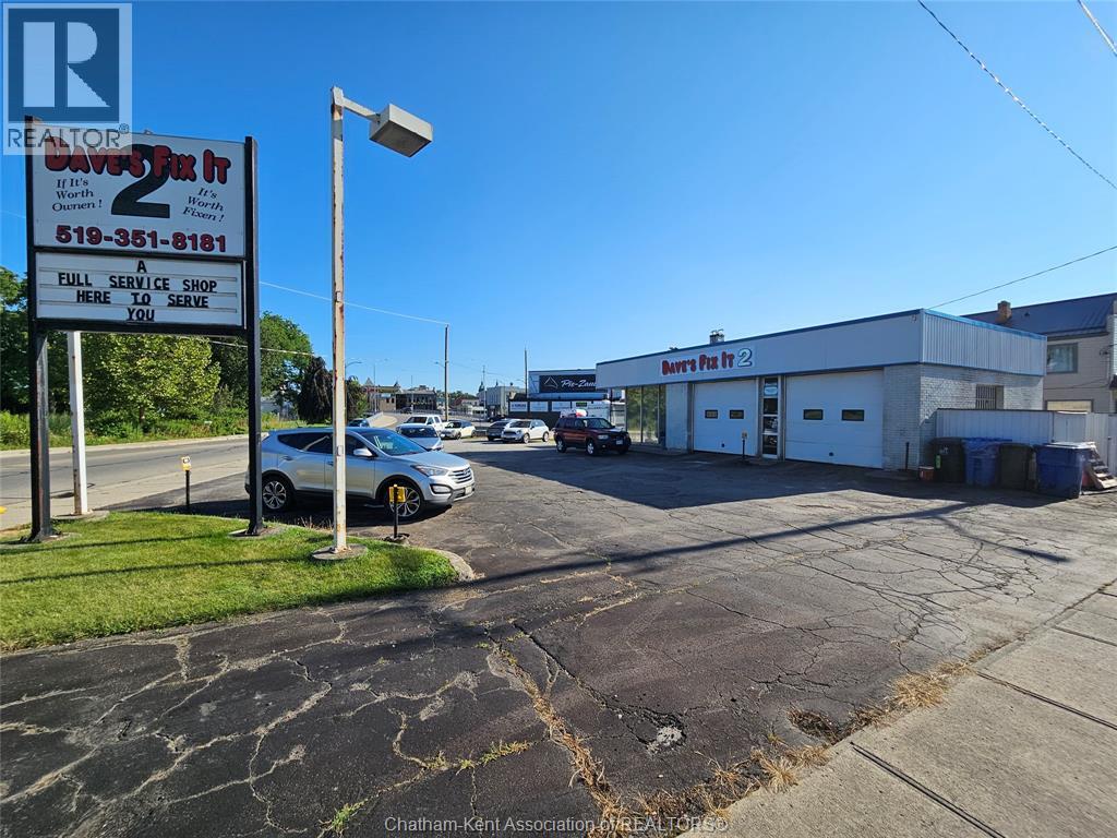 MLS# 26012770: 99 Thames STREET, Chatham, Canada