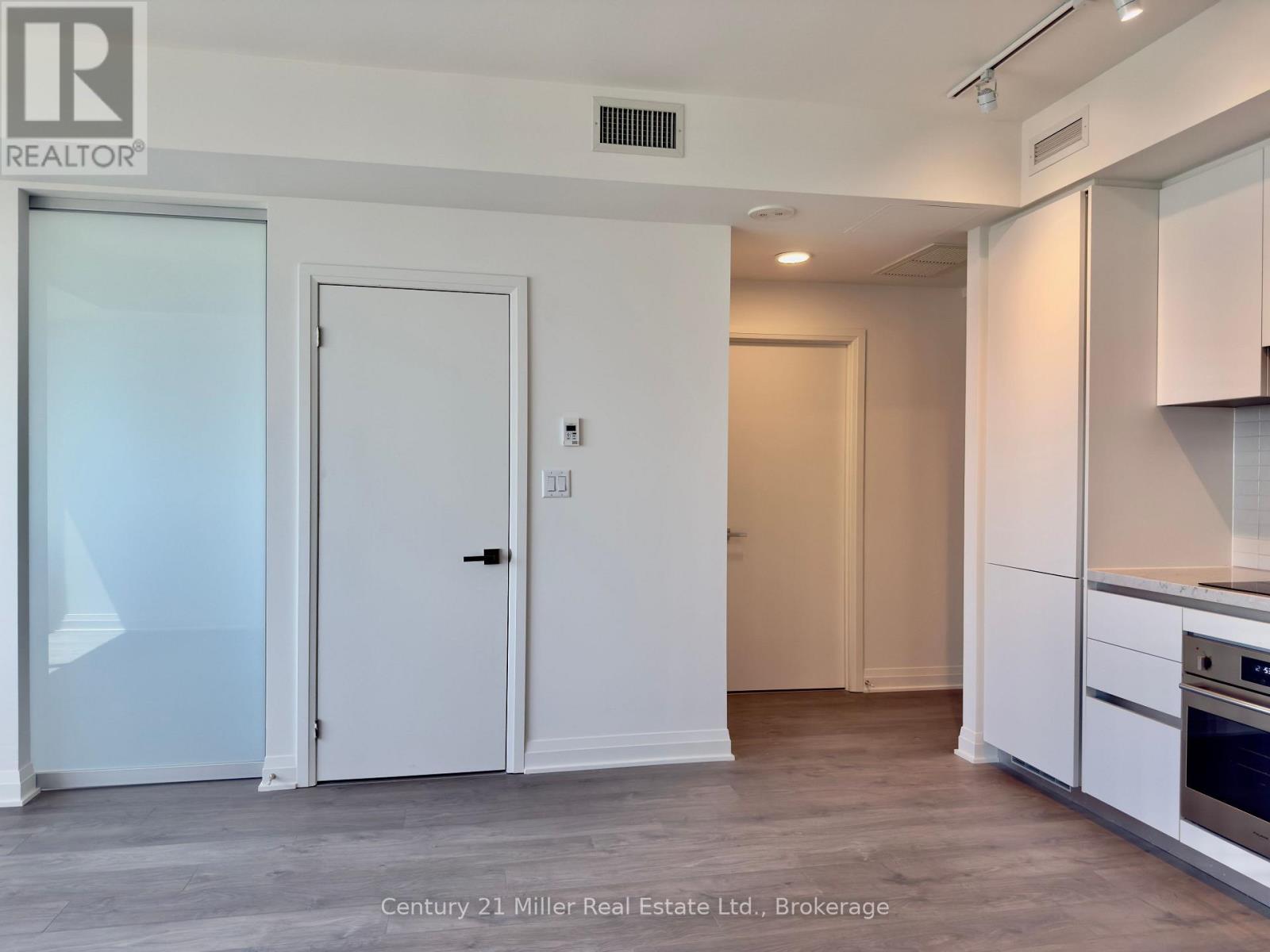Unit - 5803 - 4015 The Exchange, Mississauga, Ontario  L5B 0N9 - Photo 7 - W13232064