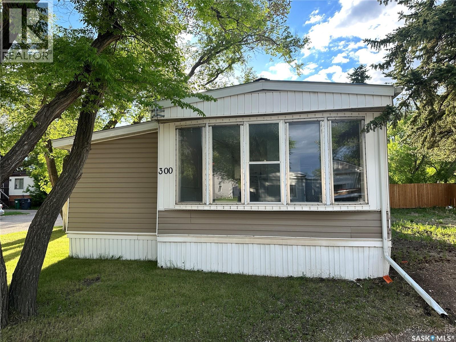 300 1524 Rayner Avenue, Saskatoon, Saskatchewan  S7N 1Y1 - Photo 2 - SK038065