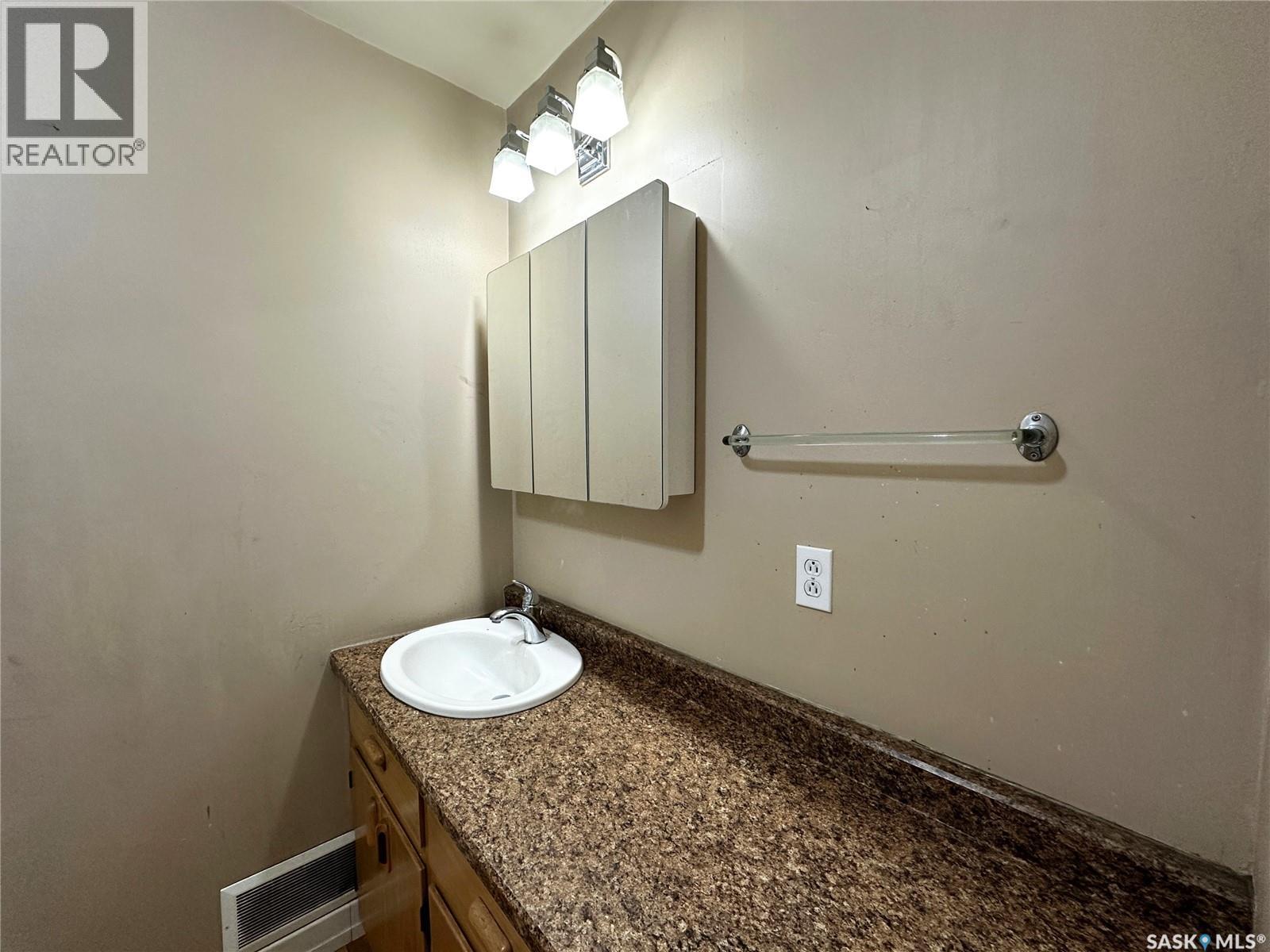 404 Railway Avenue W, Blaine Lake, Saskatchewan  S0J 0J0 - Photo 23 - SK037854