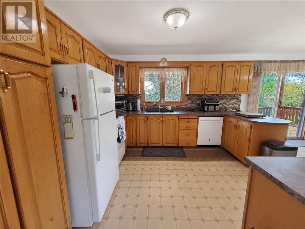 44 North Oakcliff Drive, Manitoulin Island, Ontario  P0P 1S0 - Photo 10 - 2128262
