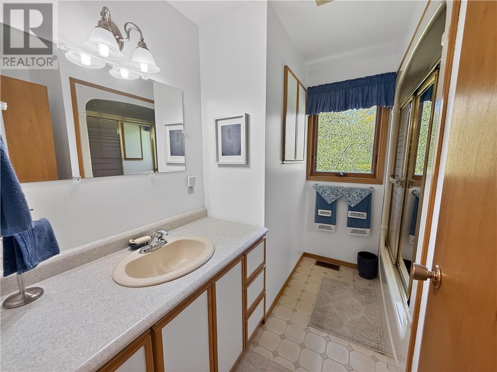 44 North Oakcliff Drive, Manitoulin Island, Ontario  P0P 1S0 - Photo 23 - 2128262