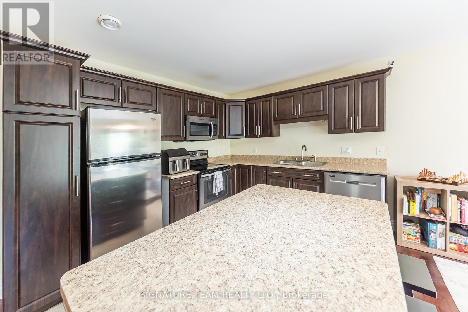 23 Winston Avenue, Petawawa, Ontario  K8H 0C1 - Photo 5 - X13232112