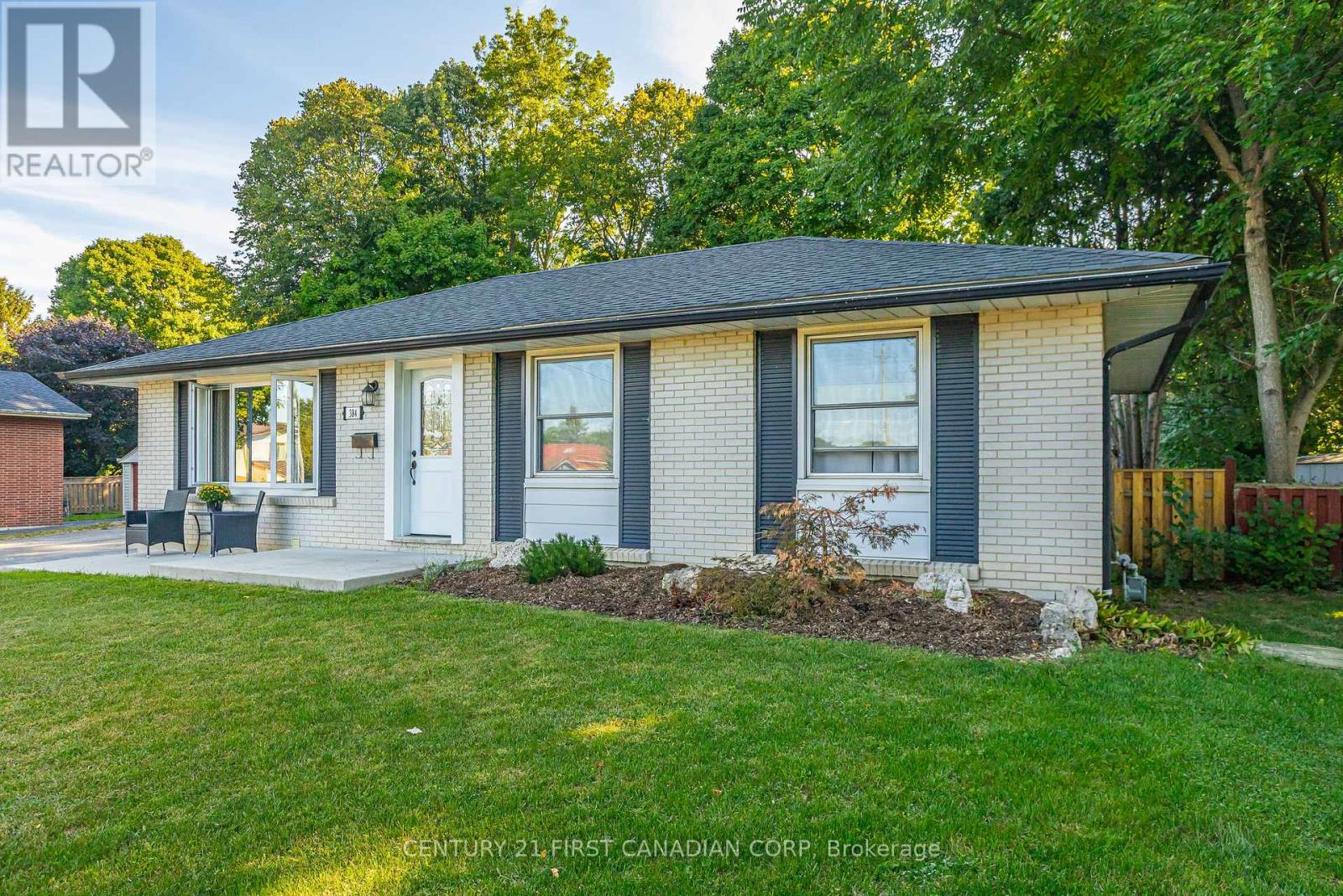 384 Briarhill Avenue, London East (East A), Ontario  N5Y 1N9 - Photo 1 - X13232102