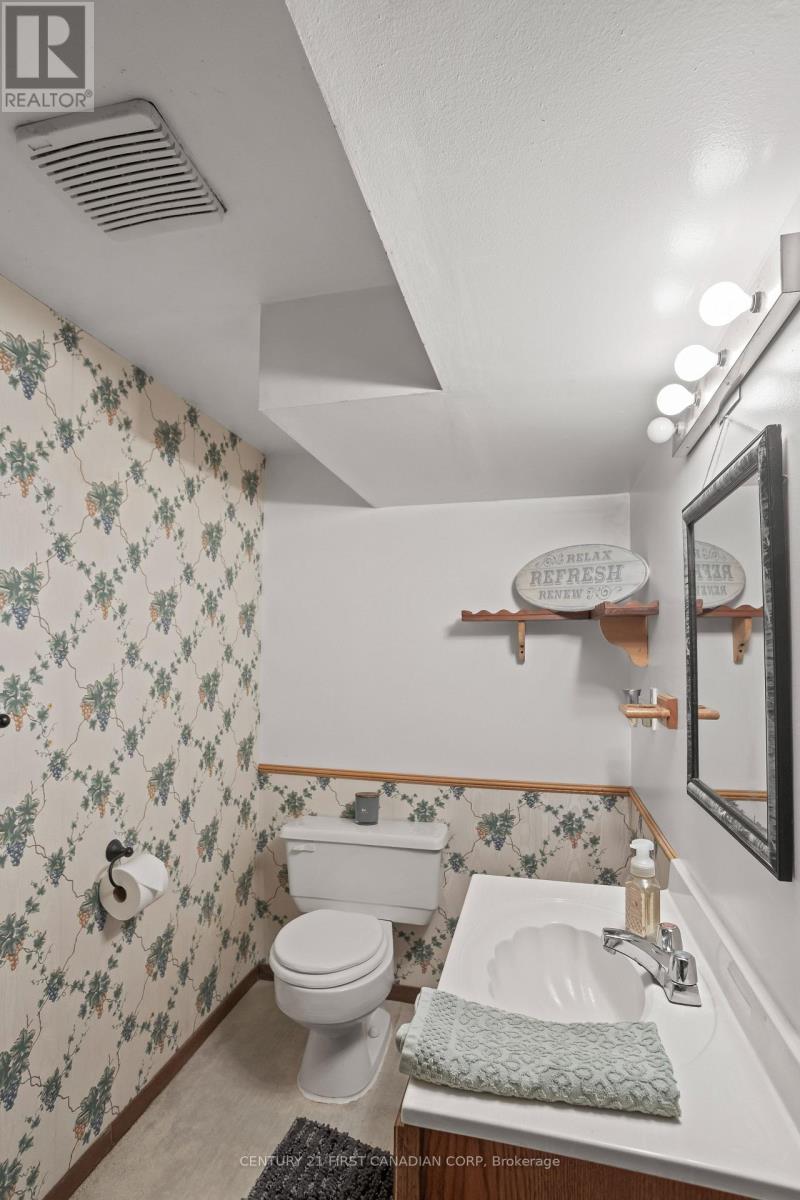 384 Briarhill Avenue, London East (East A), Ontario  N5Y 1N9 - Photo 32 - X13232102