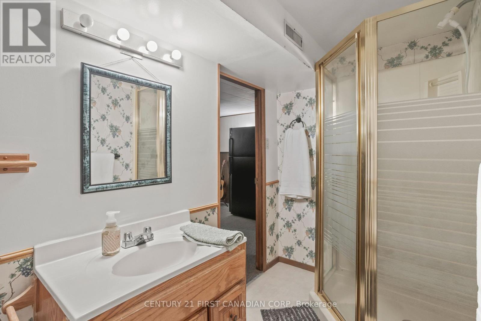 384 Briarhill Avenue, London East (East A), Ontario  N5Y 1N9 - Photo 33 - X13232102