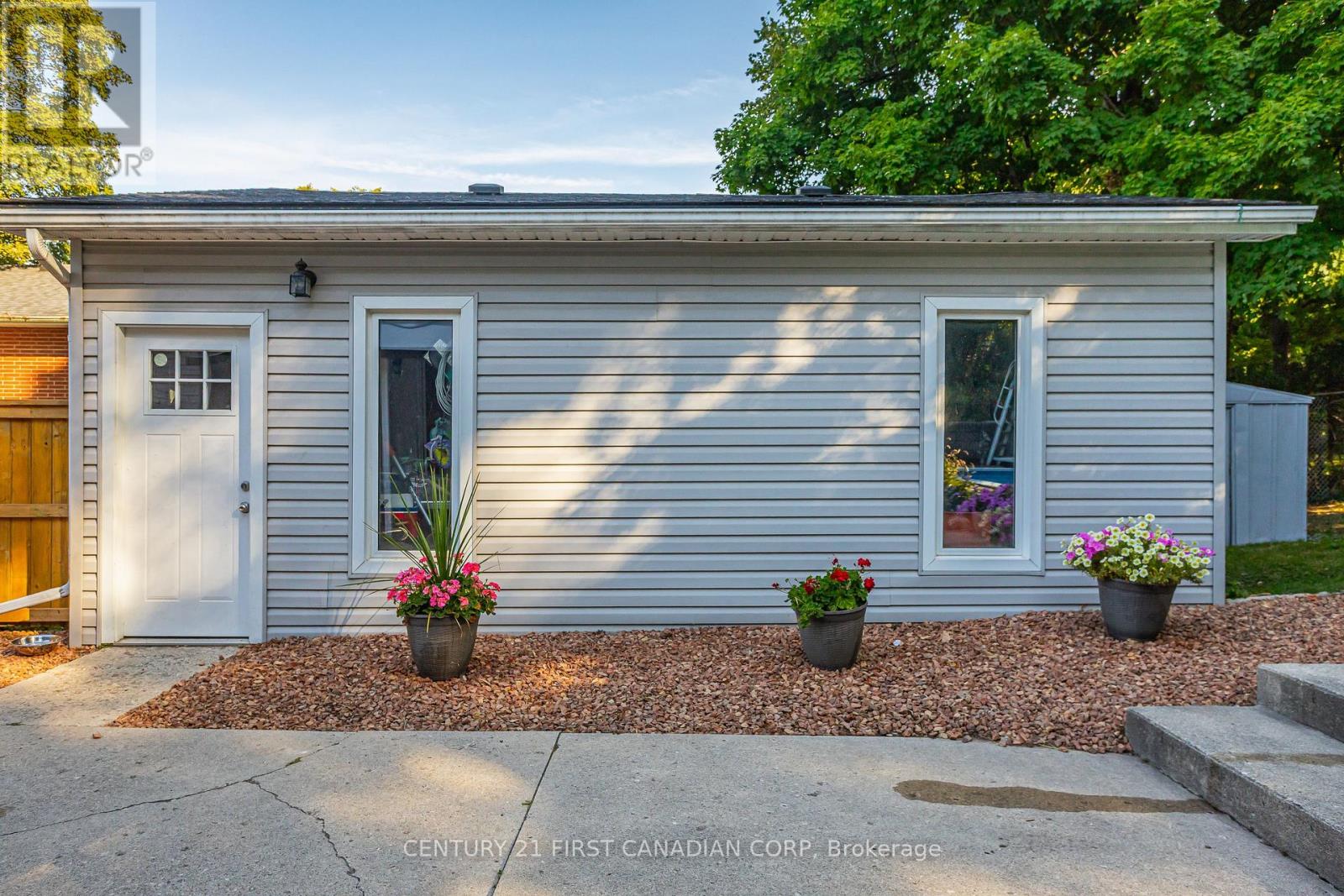 384 Briarhill Avenue, London East (East A), Ontario  N5Y 1N9 - Photo 40 - X13232102