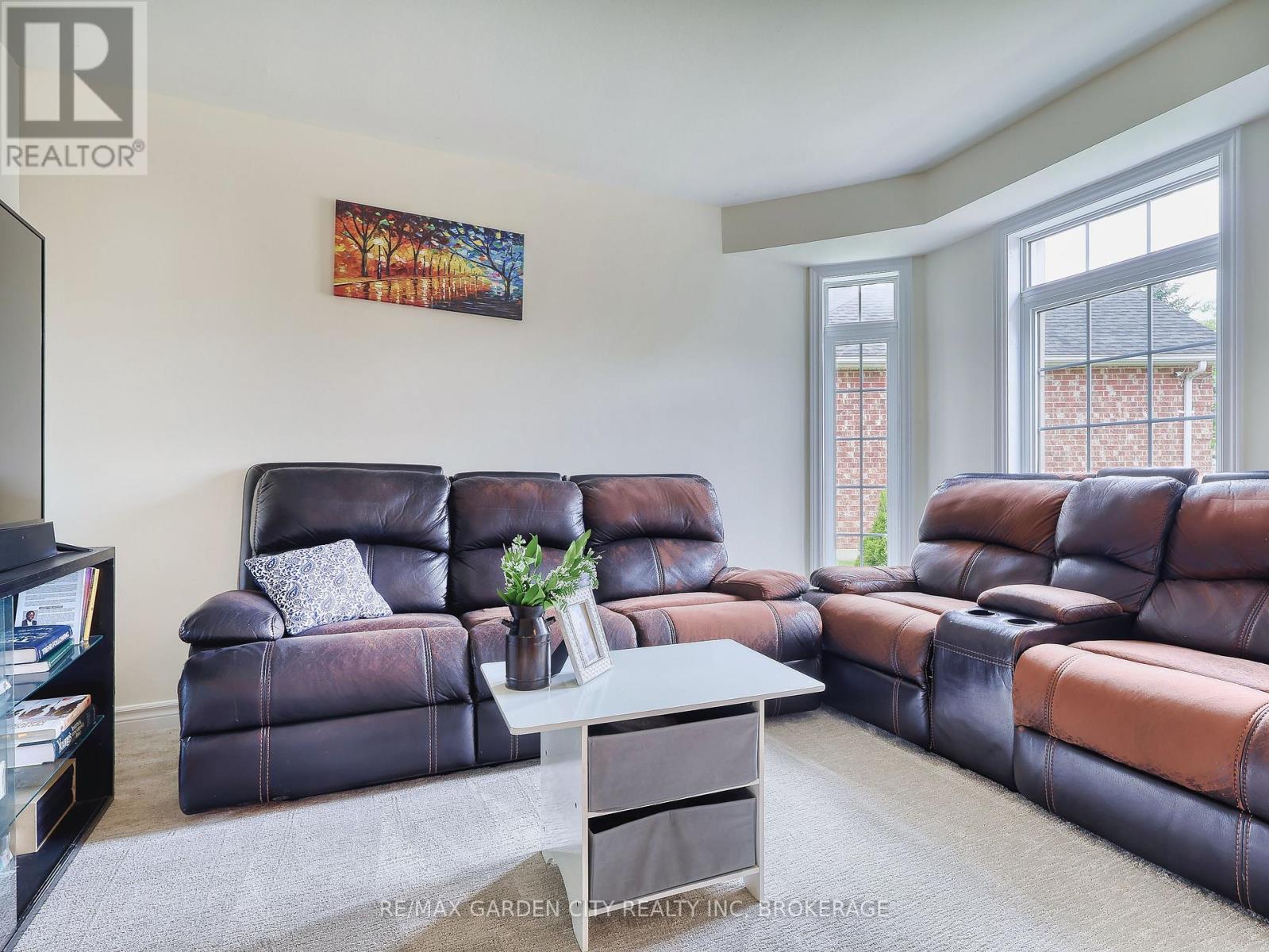 75 Jackson Court E, Welland, Ontario  L3C 7G4 - Photo 5 - X13232144