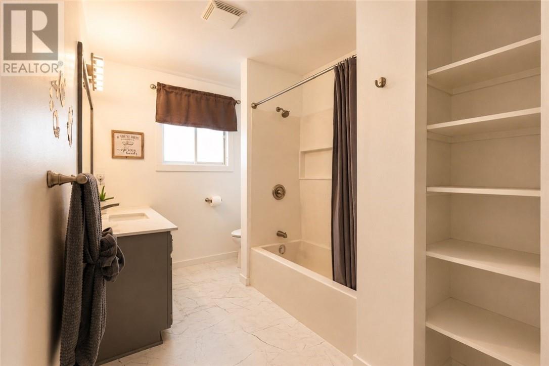 34 Jolette Avenue, Azilda, Ontario  P0M 1B0 - Photo 33 - 2128253
