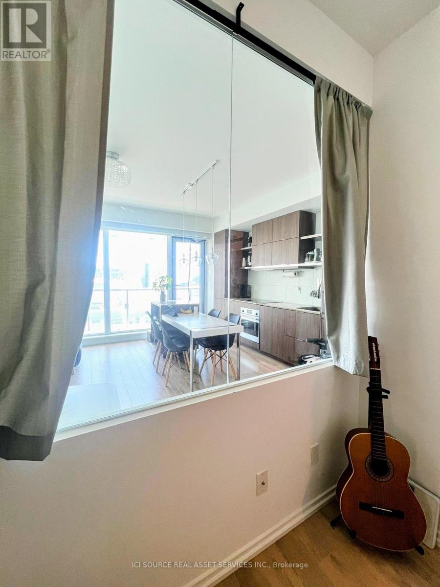 2203 - 197 Yonge Street, Toronto, Ontario  M5B 0C1 - Photo 11 - C13232160