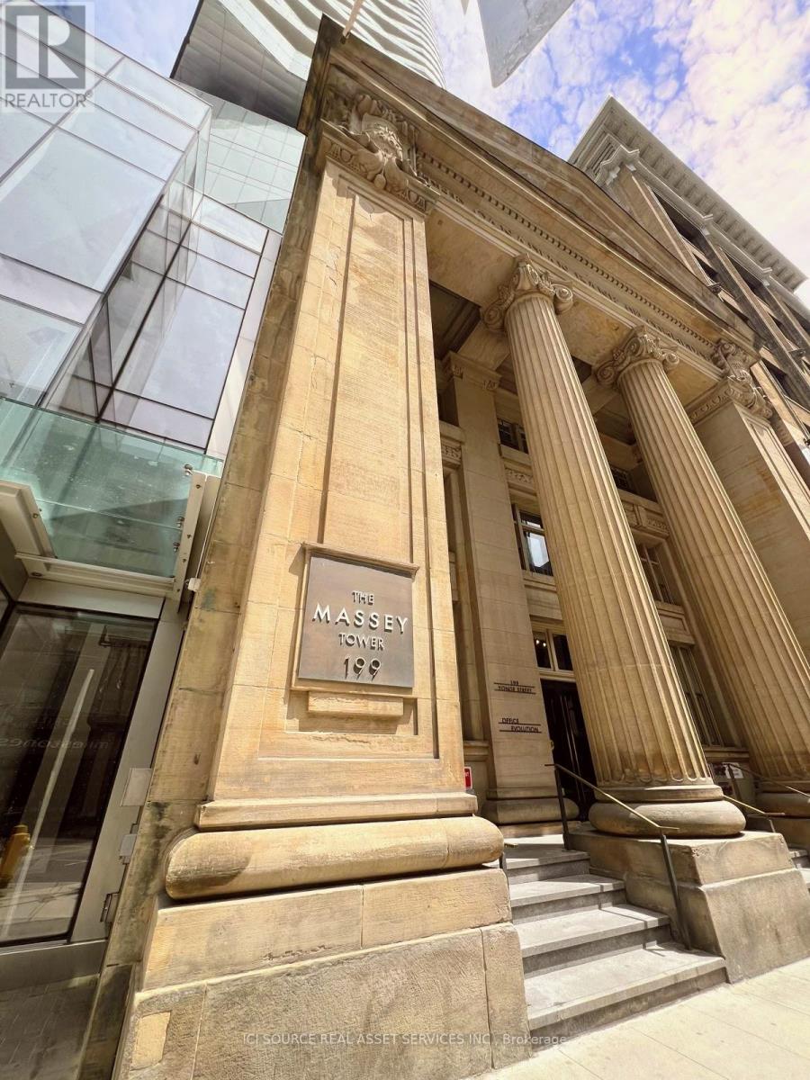 2203 - 197 Yonge Street, Toronto, Ontario  M5B 0C1 - Photo 3 - C13232160