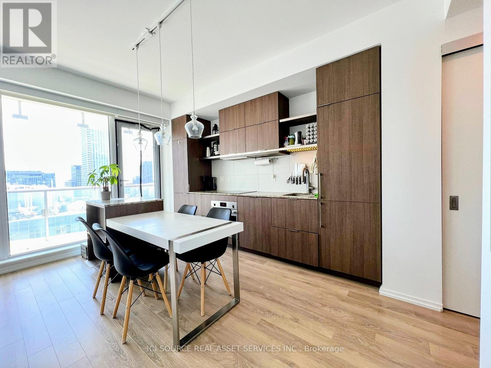 2203 - 197 Yonge Street, Toronto, Ontario  M5B 0C1 - Photo 8 - C13232160