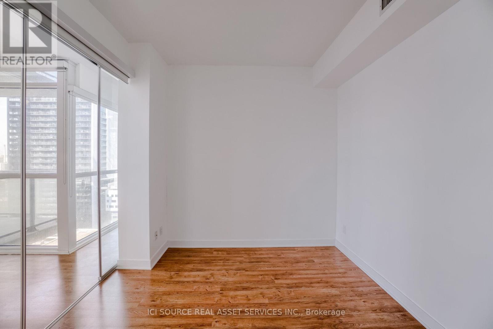 1504 - 290 Adelaide Street W, Toronto, Ontario  M5V 0P3 - Photo 13 - C13232172