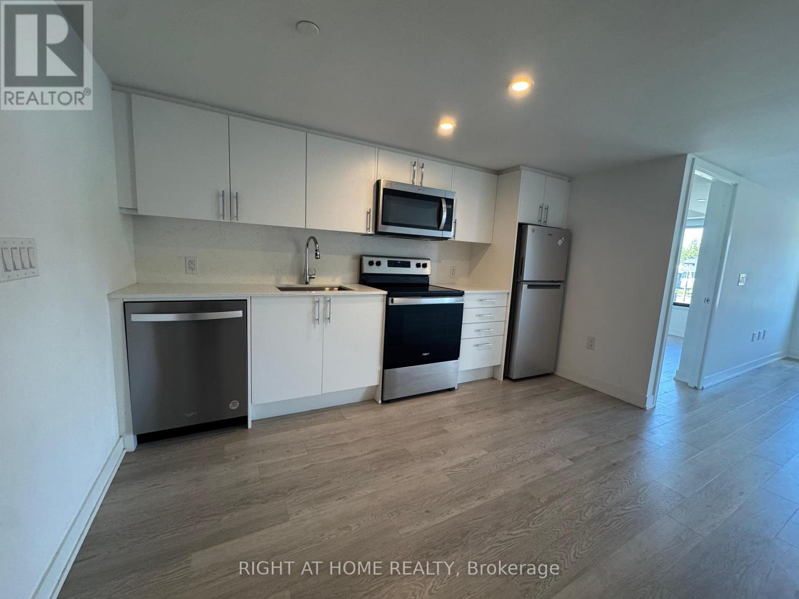 307 - 3 Strathgowan Avenue, Toronto, Ontario  M4N 1B8 - Photo 11 - C13232186