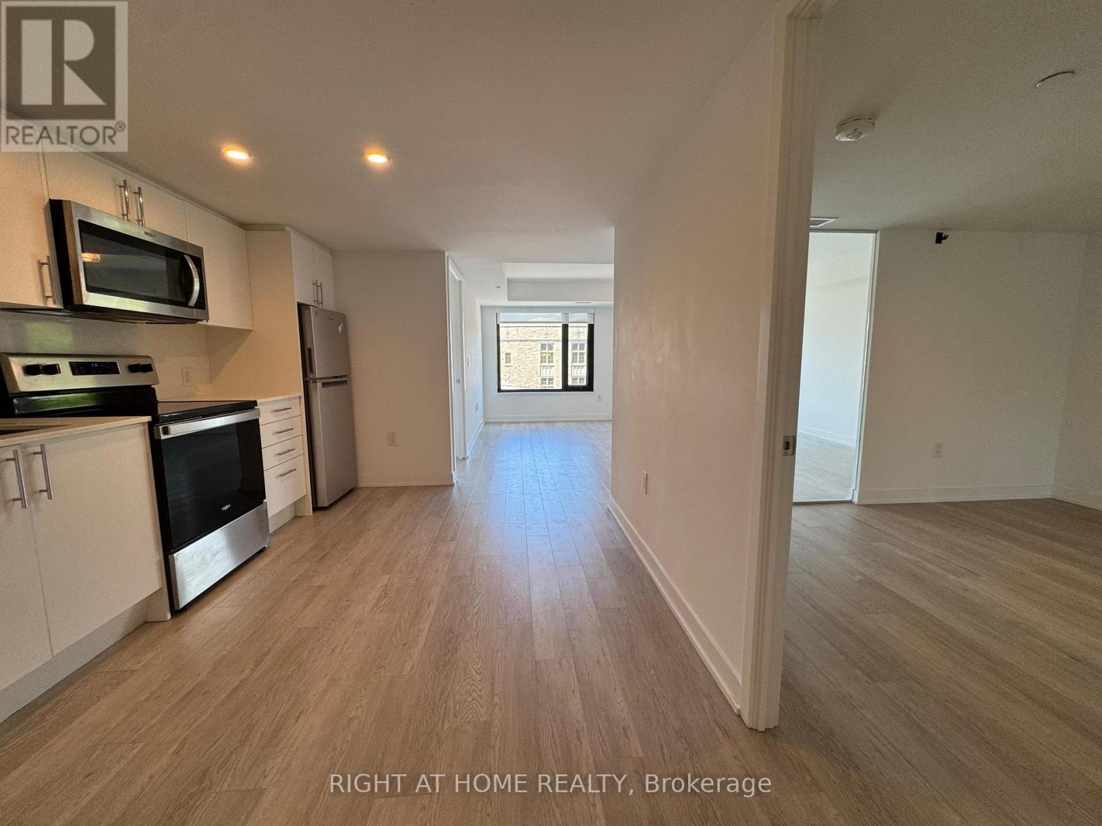 307 - 3 Strathgowan Avenue, Toronto, Ontario  M4N 1B8 - Photo 13 - C13232186