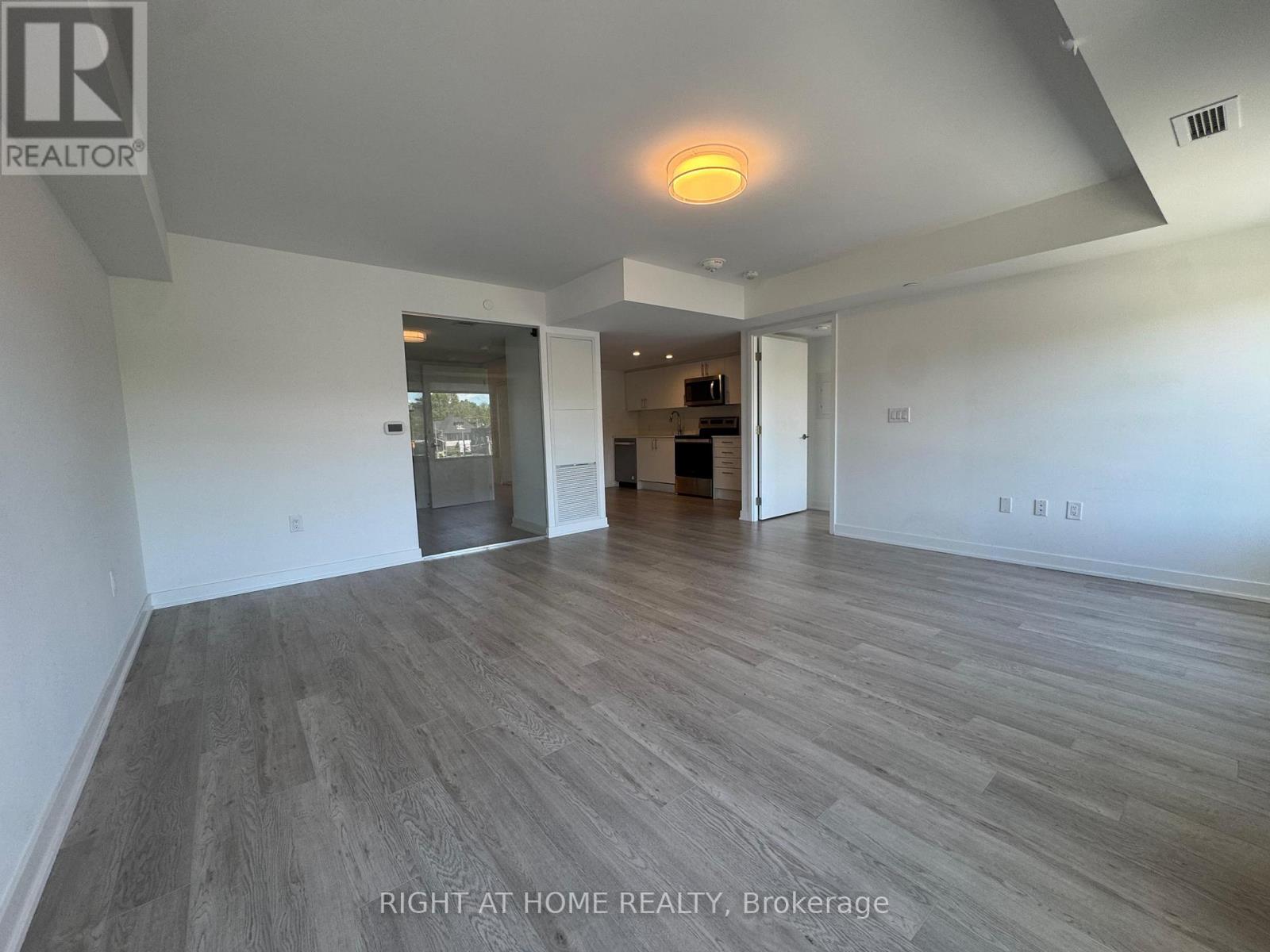 307 - 3 Strathgowan Avenue, Toronto, Ontario  M4N 1B8 - Photo 7 - C13232186