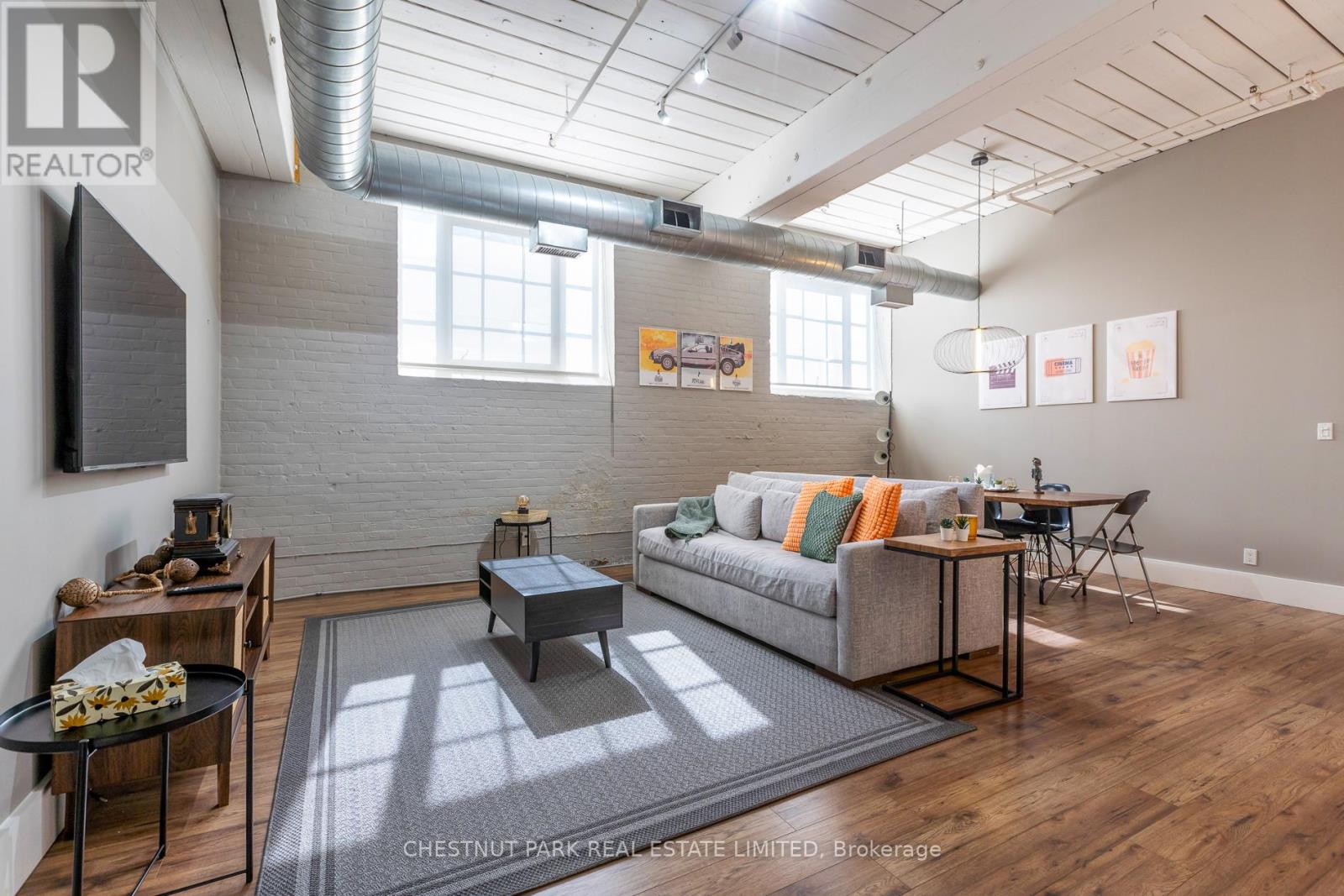 1 - 1135 DUNDAS STREET E, Toronto, Ontario