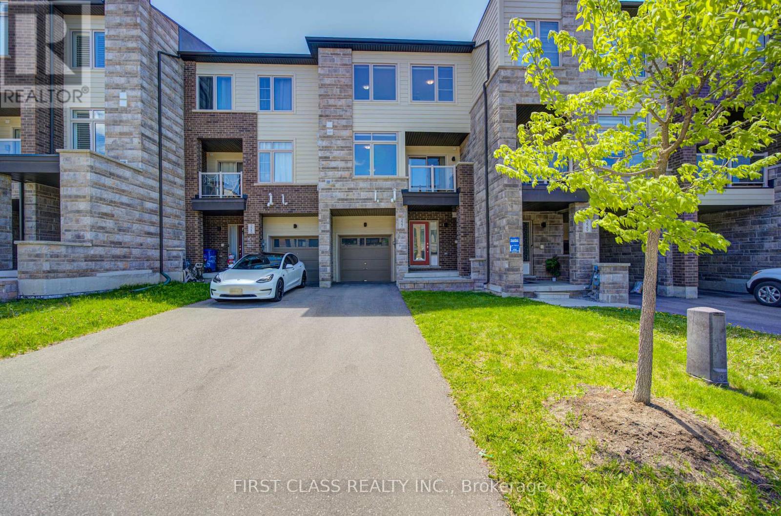 227 VIVANT STREET, Newmarket, Ontario