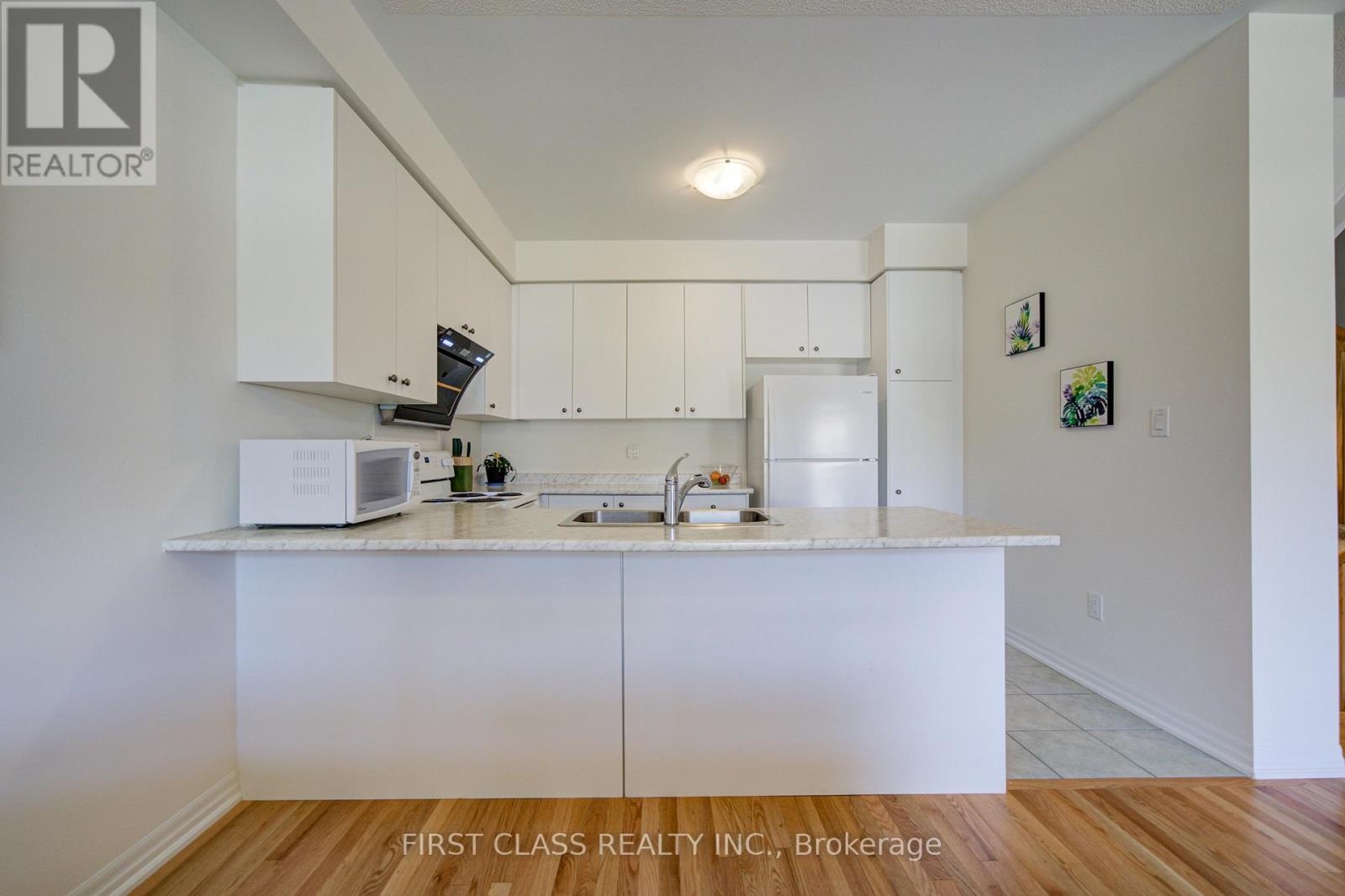 227 Vivant Street, Newmarket, Ontario  L3X 0K7 - Photo 17 - N13232048