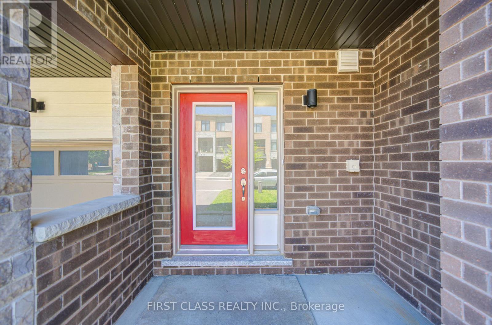 227 Vivant Street, Newmarket, Ontario  L3X 0K7 - Photo 3 - N13232048