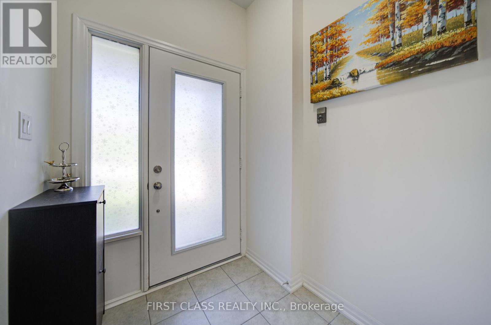 227 Vivant Street, Newmarket, Ontario  L3X 0K7 - Photo 4 - N13232048