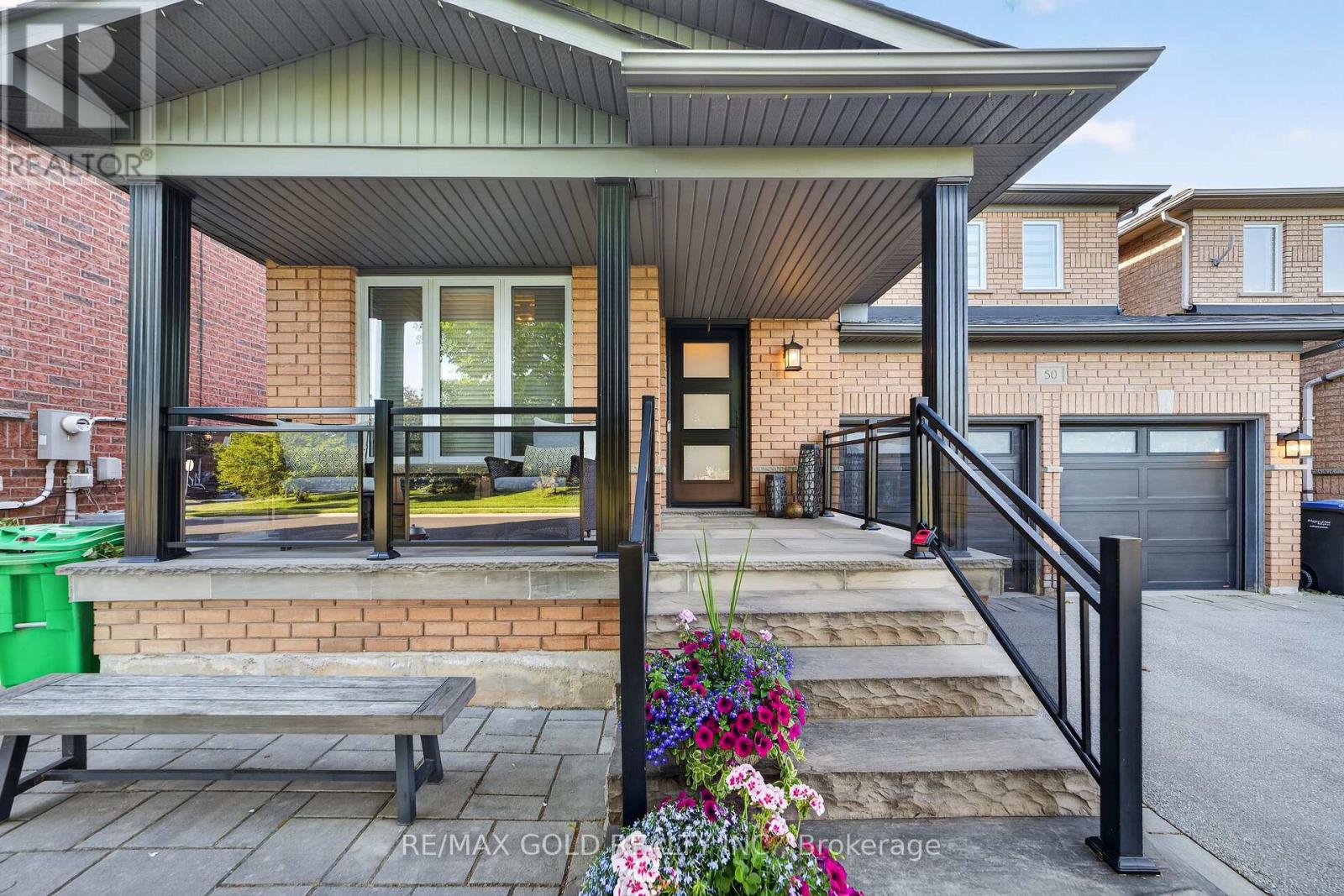 50 Fairhill Avenue, Brampton, Ontario  L7A 2E7 - Photo 2 - W13231894