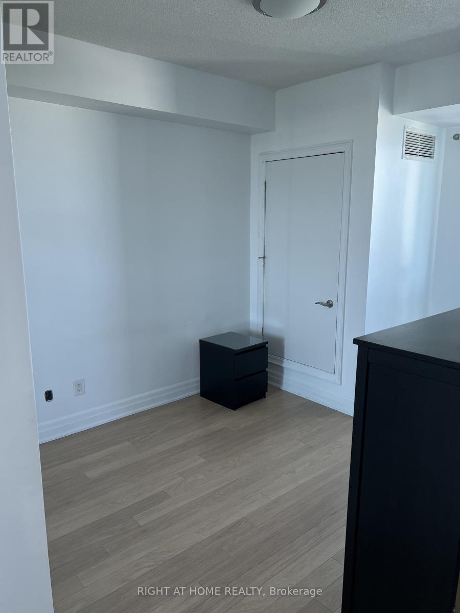 2401 - 100 John Street, Brampton, Ontario  L6W 0A8 - Photo 17 - W13232052